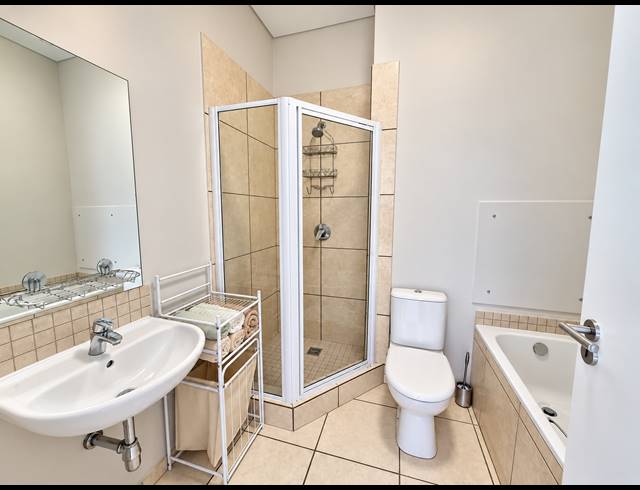 2 BEDROOM APARTMENT TO LET IN BALLITO CENTRAL